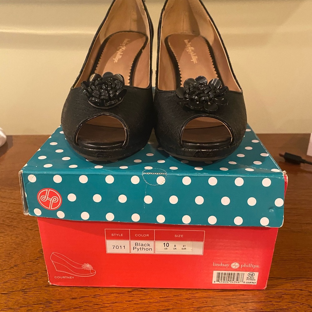 Lindsay Phillips Peep Toe Black Python Wedge - 10 - image 7
